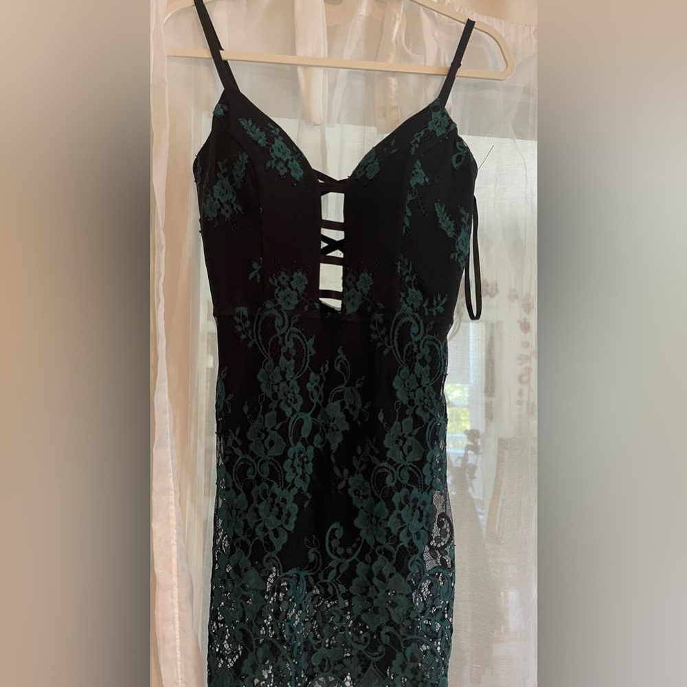 Bebe mini dress green and black size 6